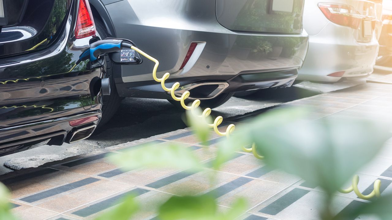"Advancements in Battery Technology for Electric Vehicles"